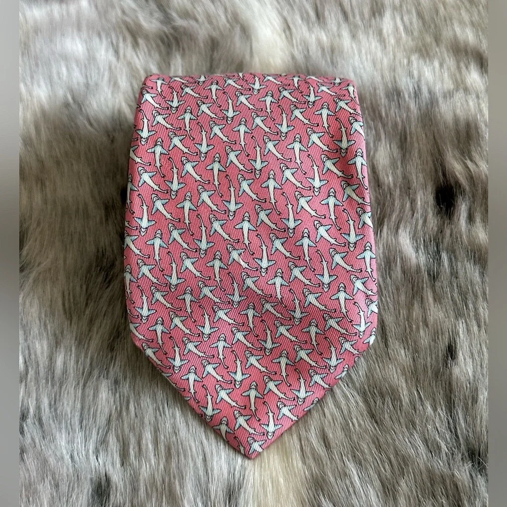 Vineyard‎ Vines Pink Shark Print Silk Tie o/s